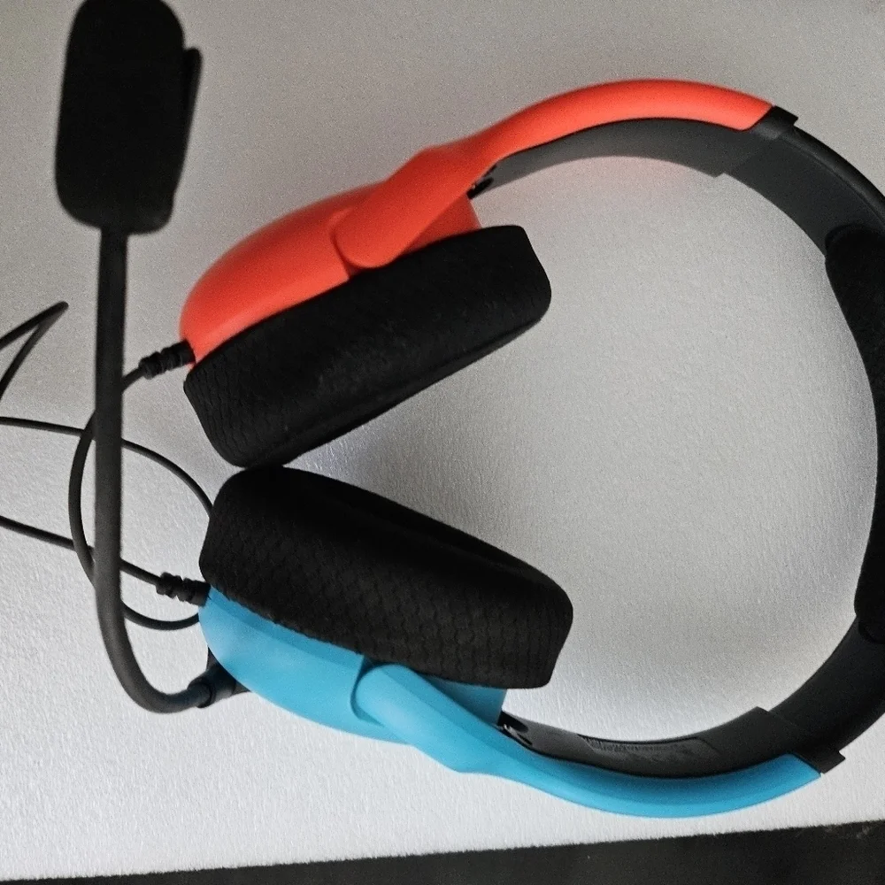Nintendo Switch Wired Gaming Headset with Headphones With Blue Red.